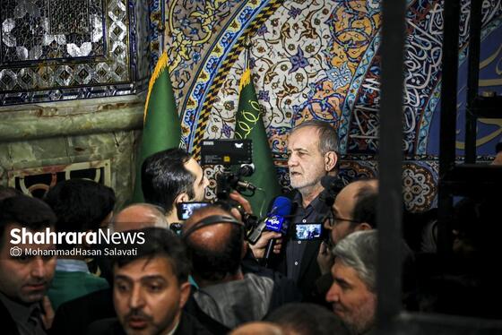 گزارش تصویری | مراسم چهلم شهدای حوادث دی ماه در حرم مطهر رضوی با حضور رئیس جمهور