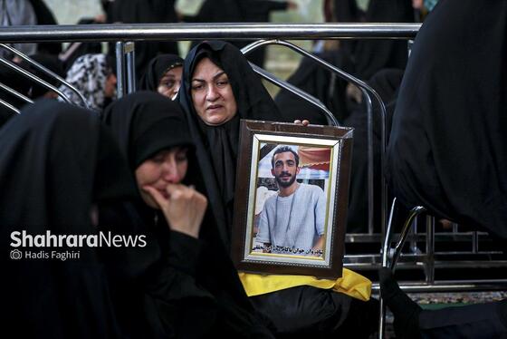 گزارش تصویری | مراسم چهلم شهدای حوادث دی‌ماه، در حرم امام‌رضا(ع)