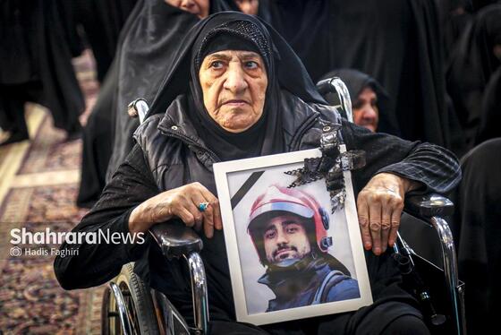 گزارش تصویری | مراسم چهلم شهدای حوادث دی‌ماه، در حرم امام‌رضا(ع)