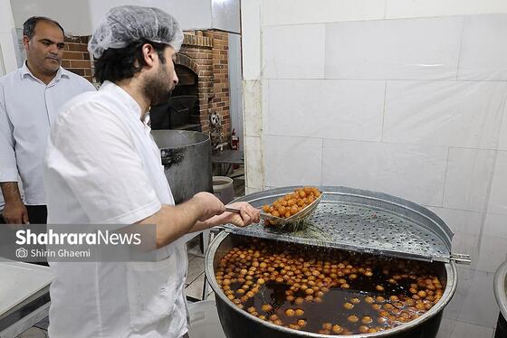 گزارش تصویری | کارگاه پخت زولبیا و بامیه در ماه مبارک رمضان