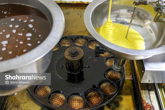 گزارش تصویری | کارگاه پخت زولبیا و بامیه در ماه مبارک رمضان