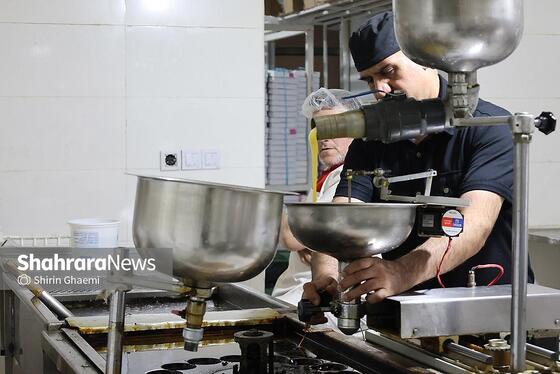 گزارش تصویری | کارگاه پخت زولبیا و بامیه در ماه مبارک رمضان
