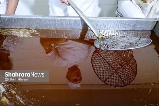 گزارش تصویری | کارگاه پخت زولبیا و بامیه در ماه مبارک رمضان