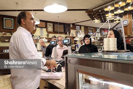 گزارش تصویری | کارگاه پخت زولبیا و بامیه در ماه مبارک رمضان