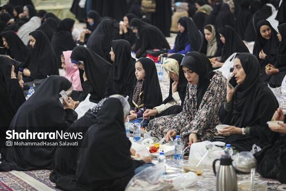 گزارش تصویری | ضیافت افطار در حرم مطهر رضوی
