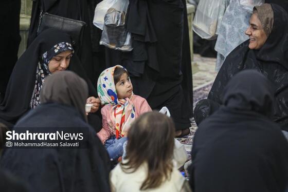 گزارش تصویری | ضیافت افطار در حرم مطهر رضوی