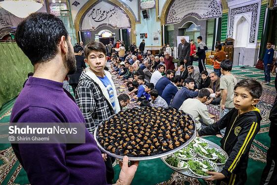 گزارش تصویری | افطاری ساده، مسجد المنتظر