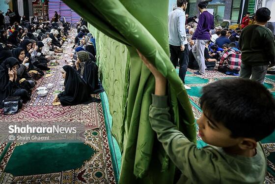 گزارش تصویری | افطاری ساده، مسجد المنتظر