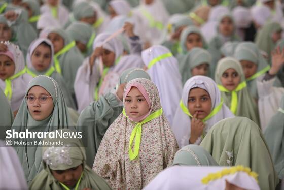 گزارش تصویری | ضیافت افطار دختران روزه اولی در حرم مطهر امام رضا(ع)