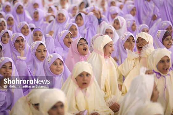 گزارش تصویری | ضیافت افطار دختران روزه اولی در حرم مطهر امام رضا(ع)