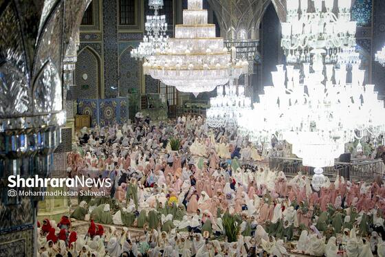 گزارش تصویری | ضیافت افطار دختران روزه اولی در حرم مطهر امام رضا(ع)