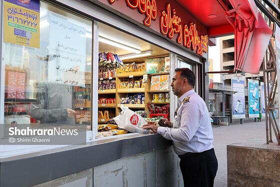 گزارش تصویری | افطاری ساده، رانندگان اتوبوس شهری