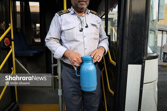 گزارش تصویری | افطاری ساده، رانندگان اتوبوس شهری