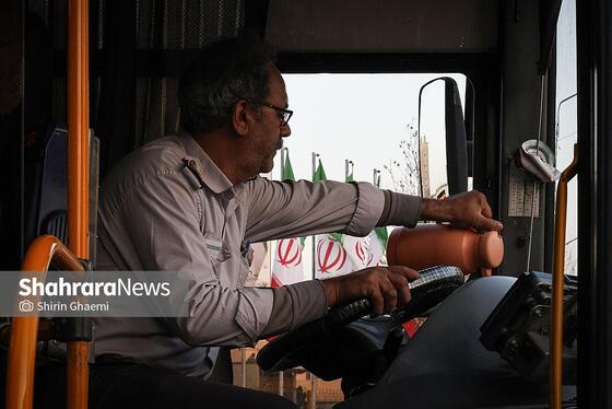 گزارش تصویری | افطاری ساده، رانندگان اتوبوس شهری