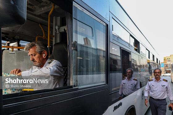 گزارش تصویری | افطاری ساده، رانندگان اتوبوس شهری