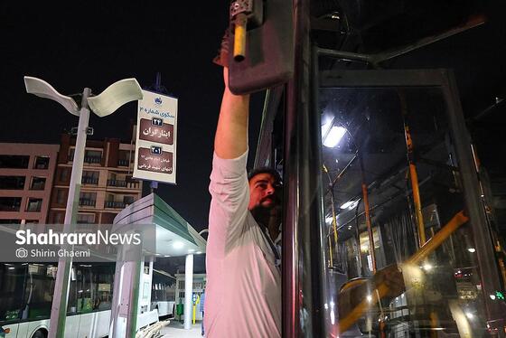 گزارش تصویری | افطاری ساده، رانندگان اتوبوس شهری