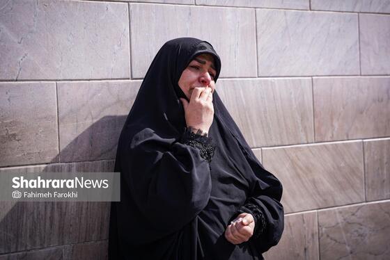 گزارش تصویری | موج عشق و اشک در عزای شهادت رهبر معظم انقلاب اسلامی، در حرم امام‌رضا (ع)