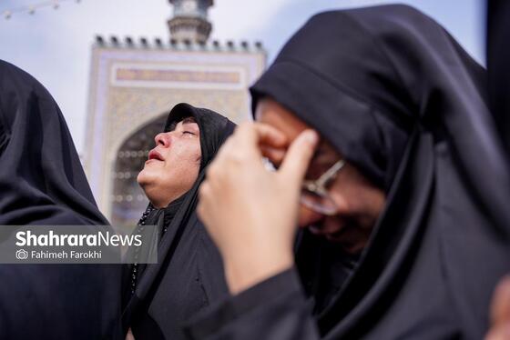 گزارش تصویری | موج عشق و اشک در عزای شهادت رهبر معظم انقلاب اسلامی، در حرم امام‌رضا (ع)