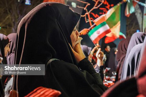 گزارش تصویری اولین شب سوگواری مردم به مناسبت شهادت مقام معظم رهبری