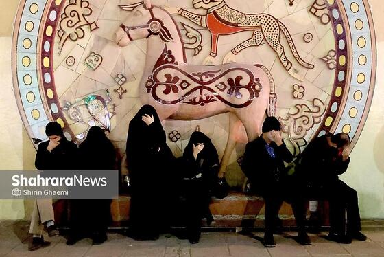 گزارش تصویری اولین شب سوگواری مردم به مناسبت شهادت مقام معظم رهبری