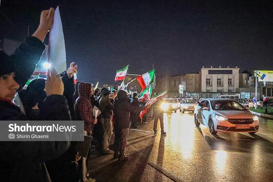 گزارش تصویری اولین شب سوگواری مردم به مناسبت شهادت مقام معظم رهبری