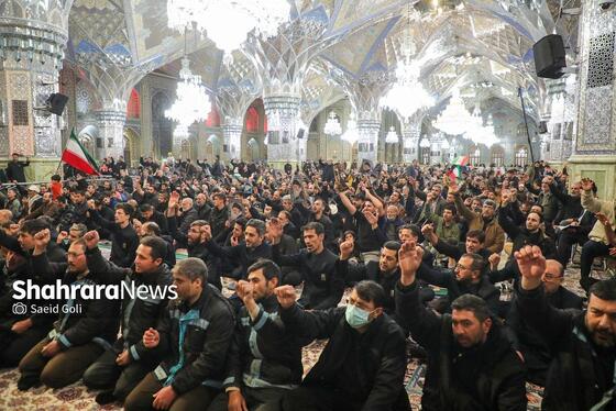 گزارش تصویری | حضور باشکوه مردم در مراسم عزاداری شهادت قائد امت در حرم امام‌رضا(ع)