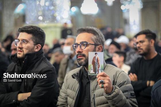 گزارش تصویری | حضور باشکوه مردم در مراسم عزاداری شهادت قائد امت در حرم امام‌رضا(ع)