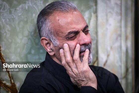 گزارش تصویری | حضور باشکوه مردم در مراسم عزاداری شهادت قائد امت در حرم امام‌رضا(ع)