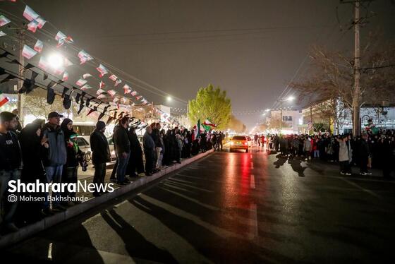 گزارش تصویری | مشهد ایستاده در کنار مدافعان وطن -۲