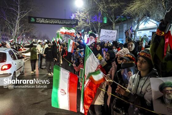 گزارش تصویری | مشهد ایستاده در کنار مدافعان وطن - ۳