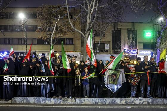 گزارش تصویری | مشهد ایستاده در کنار مدافعان وطن - ۳