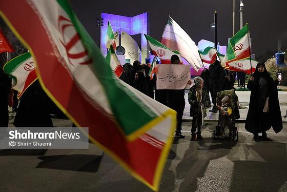 گزارش تصویری | مشهد ایستاده در کنار مدافعان وطن - ۴