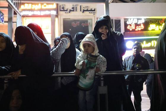 مشهد، یکپارچه افتخار | قاب‌های ماندگار مخاطبان شهرآرانیوز از خروش شبانه مردم در مشهد (۱۲ اسفند ۱۴۰۴)