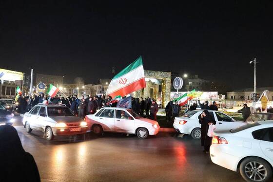 مشهد، یکپارچه افتخار | قاب‌های ماندگار مخاطبان شهرآرانیوز از خروش شبانه مردم در مشهد (۱۲ اسفند ۱۴۰۴)