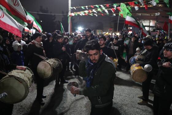 مشهد، یکپارچه افتخار | قاب‌های ماندگار مخاطبان شهرآرانیوز از خروش شبانه مردم در مشهد (۱۲ اسفند ۱۴۰۴)