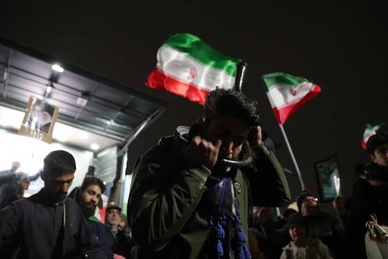 مشهد، یکپارچه افتخار | قاب‌های ماندگار مخاطبان شهرآرانیوز از خروش شبانه مردم در مشهد (۱۲ اسفند ۱۴۰۴)