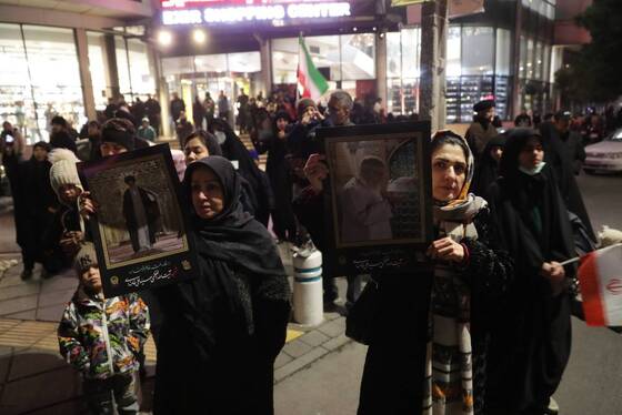 مشهد، یکپارچه افتخار | قاب‌های ماندگار مخاطبان شهرآرانیوز از خروش شبانه مردم در مشهد (۱۲ اسفند ۱۴۰۴)