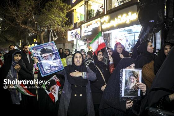 گزارش تصویری | حضور پرشور مردم مشهد در اجتماع خودجوش خونخواهی امام شهید امت ۱