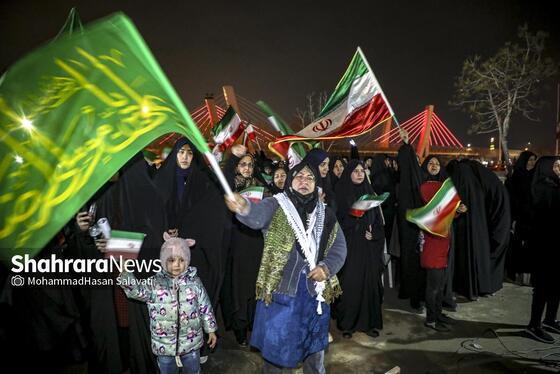 گزارش تصویری | حضور پرشور مردم مشهد در اجتماع خودجوش خونخواهی امام شهید امت ۱