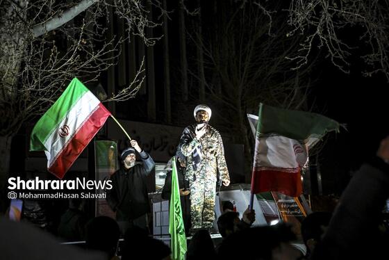 گزارش تصویری | حضور پرشور مردم مشهد در اجتماع خودجوش خونخواهی امام شهید امت ۱