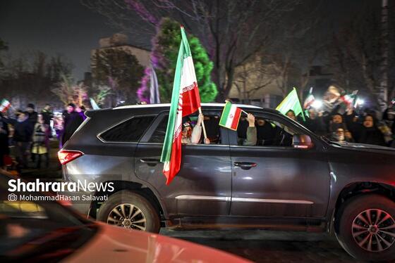 گزارش تصویری | حضور پرشور مردم مشهد در اجتماع خودجوش خونخواهی امام شهید امت ۱