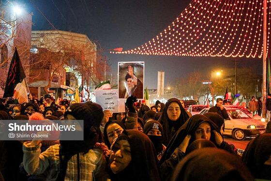 گزارش تصویری | حضور پرشور مردم مشهد در اجتماع خودجوش خونخواهی امام شهید امت ۲