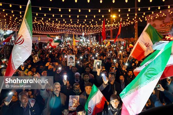 گزارش تصویری | حضور پرشور مردم مشهد در اجتماع خودجوش خونخواهی امام شهید امت ۲