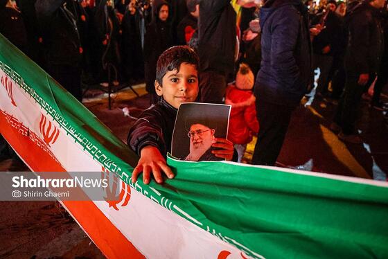گزارش تصویری | حضور پرشور مردم مشهد در اجتماع خودجوش خونخواهی امام شهید امت ۲