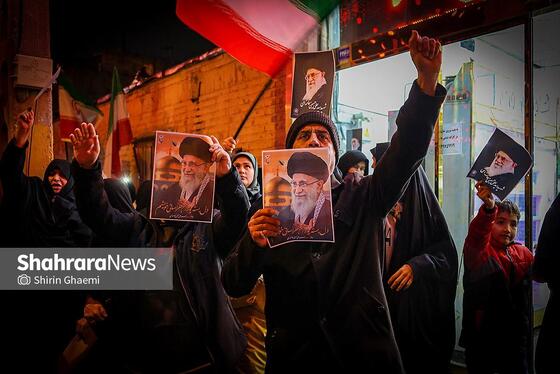 گزارش تصویری | حضور پرشور مردم مشهد در اجتماع خودجوش خونخواهی امام شهید امت ۲