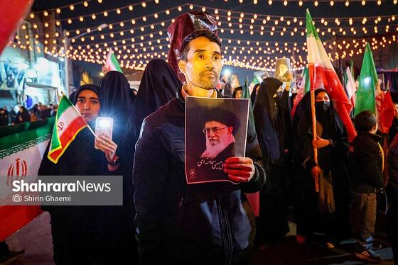 گزارش تصویری | حضور پرشور مردم مشهد در اجتماع خودجوش خونخواهی امام شهید امت ۲