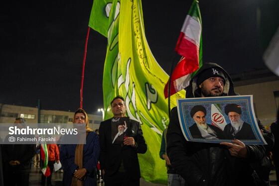 گزارش تصویری | حضور پرشور مردم مشهد در اجتماع خودجوش خونخواهی امام شهید امت ۳