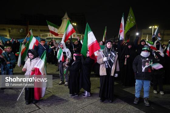 گزارش تصویری | حضور پرشور مردم مشهد در اجتماع خودجوش خونخواهی امام شهید امت ۳