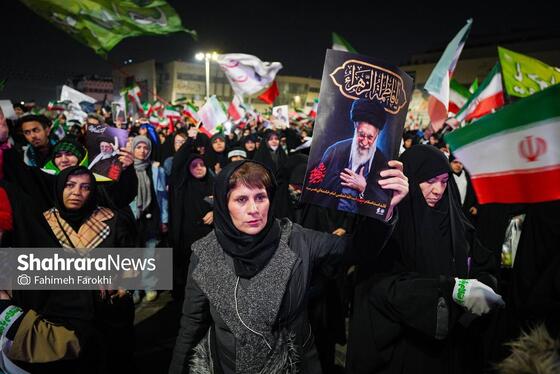 گزارش تصویری | حضور پرشور مردم مشهد در اجتماع خودجوش خونخواهی امام شهید امت ۳