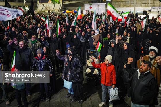 گزارش تصویری | حضور پرشور مردم مشهد در اجتماع خودجوش خونخواهی امام شهید امت ۳